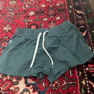 vuori dream knit shorts